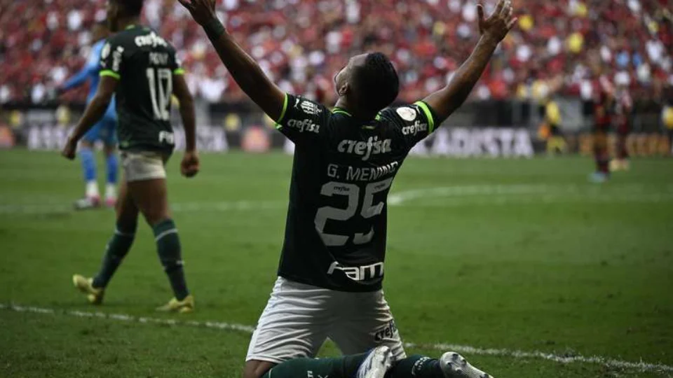 Em jogaço de final, Palmeiras vence Flamengo e é campeão da Supercopa