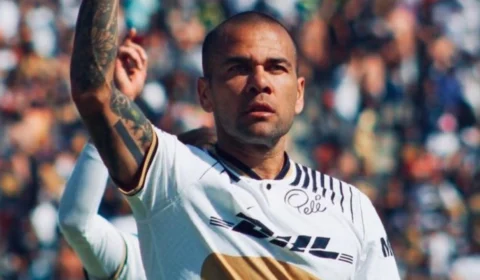 Pumas rescinde contrato com o Daniel Alves após prisão preventiva