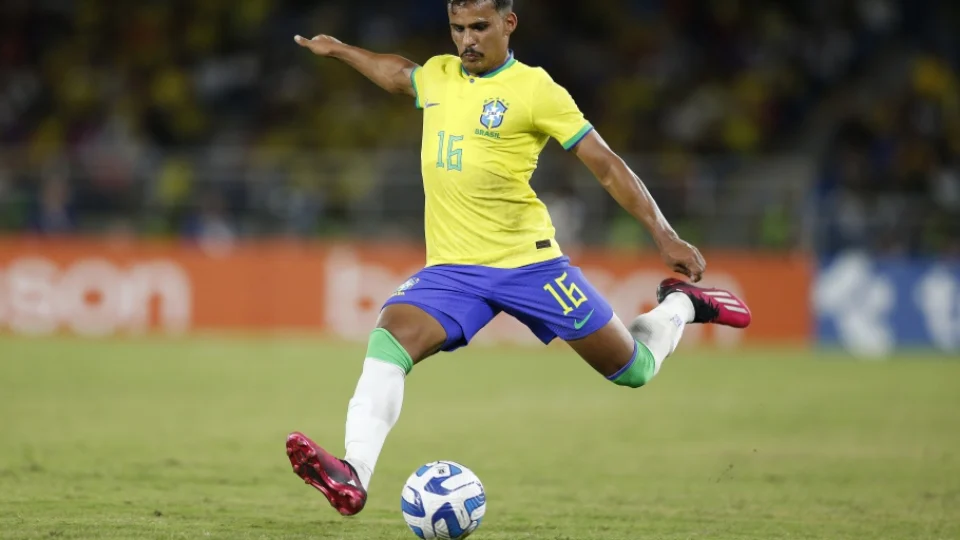 Seleção brasileira Sub-20 enfrenta Paraguai em busca da liderança do grupo