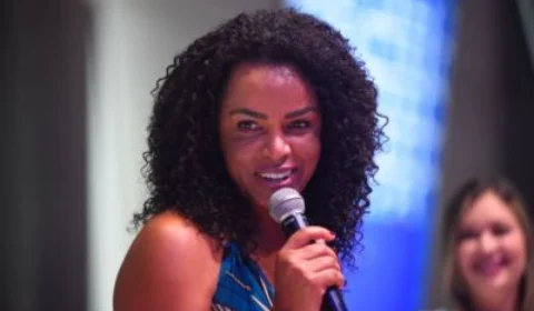 Fofão assume comando da seleção sub-17 feminina de vôlei