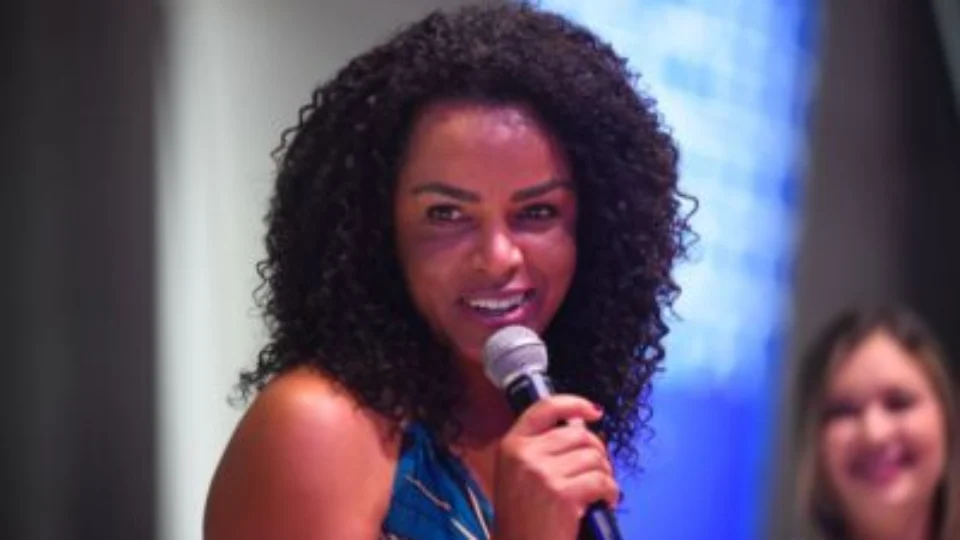 Fofão assume comando da seleção sub-17 feminina de vôlei