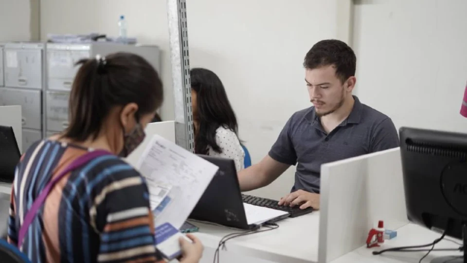 <em>Sine Amazonas divulga 78 vagas de emprego em diversas áreas para esta terça-feira</em>