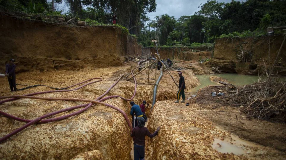 Grupo que extraiu 300kg de ouro em terras indígenas é investigado pela PF