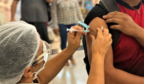 Vacinação contra Covid-19 é ofertada em 74 pontos nesta semana