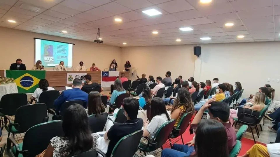 FHAJ lança novo edital para bolsas de iniciação científica em Manaus