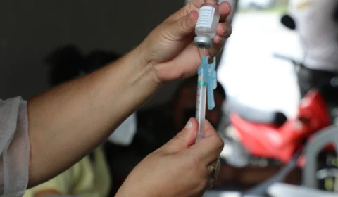 <em>‘Vacine Já’: Campanha de vacinação contra a Covid-19 retorna a supermercados de Manaus</em>