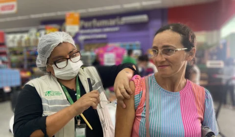 Vacine já: Mais de 1,3 mil pessoas se vacinaram contra a Covid-19 em supermercados, nesta sexta-feira