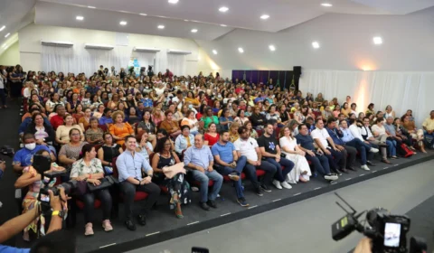 Manaus abre Ano Letivo da rede municipal e lança programa de educação