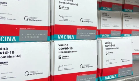 Saúde atualiza a situação da Covid-19 e vacinação nesta quinta-feira