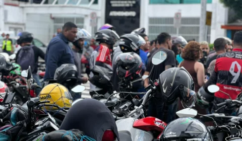 Motociclistas de aplicativo fazem manifestação para obter explicações quanto a fiscalização