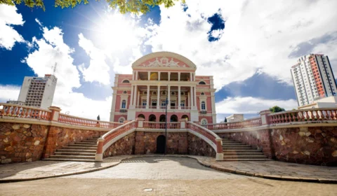 Alunos de escola estadual criam catálogo do Centro Histórico de Manaus