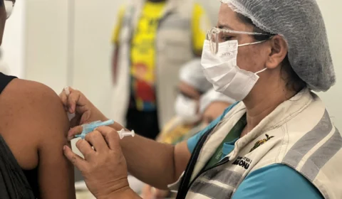 Saúde do Amazonas atualiza cenário da Covid-19 e vacinação nesta segunda-feira