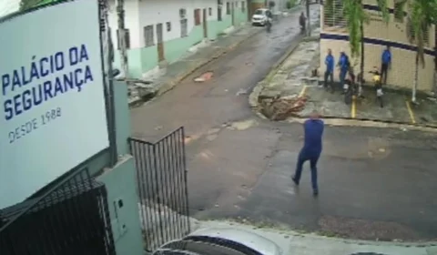 Vídeo mostra momento em que homem leva tiro na cabeça ao reagir a assalto