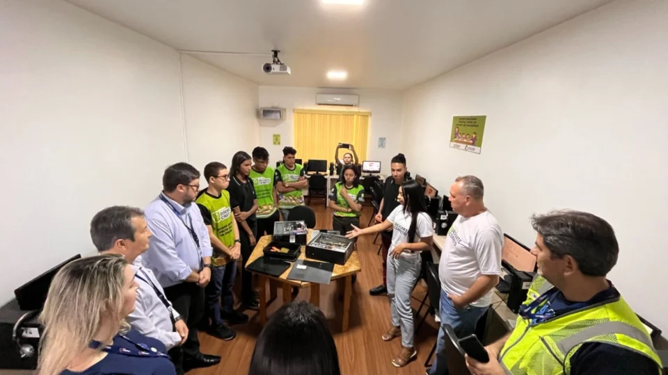 Doação de computadores vai beneficiar comunidades remotas da Amazônia