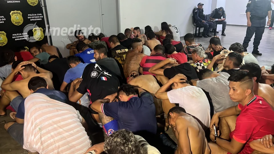 Cerca de 40 pessoas são presas após foguetório em comemoração de facção criminosa