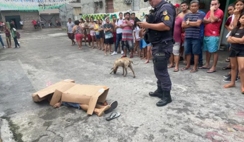 Homem é jogado de carro com mãos amarradas e morto a tiros em Manaus