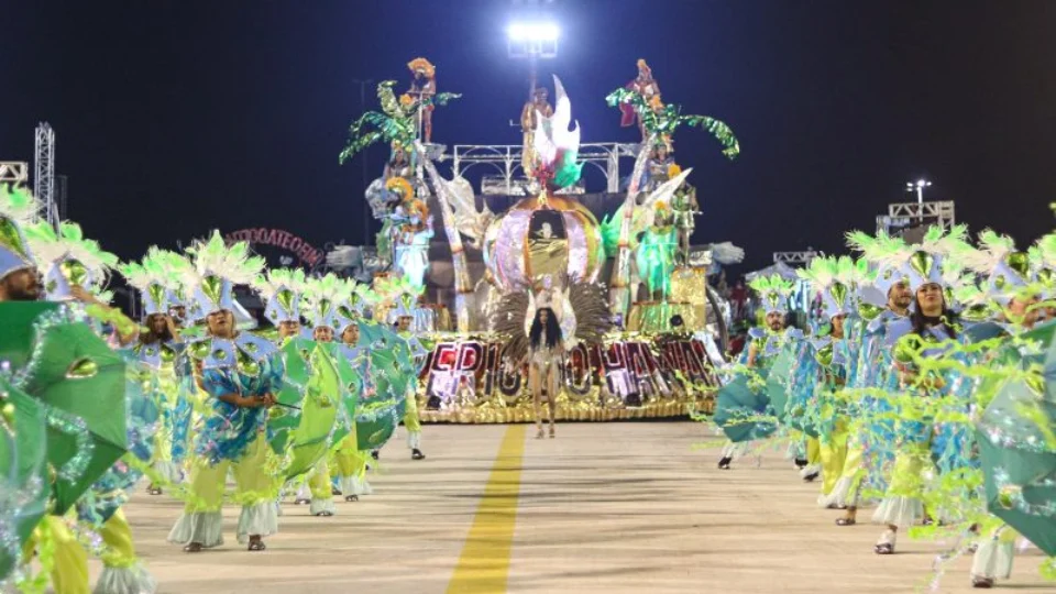 Carnaval 2023: oito escolas de samba do Grupo Especial desfilam neste sábado no Sambódromo  de Manaus