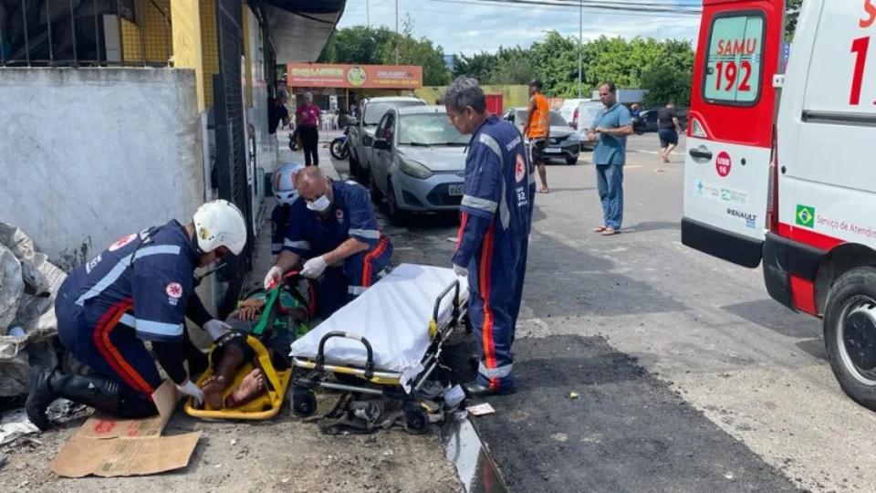 Flanelinha agride colega na cabeça com barra de ferro em Manaus