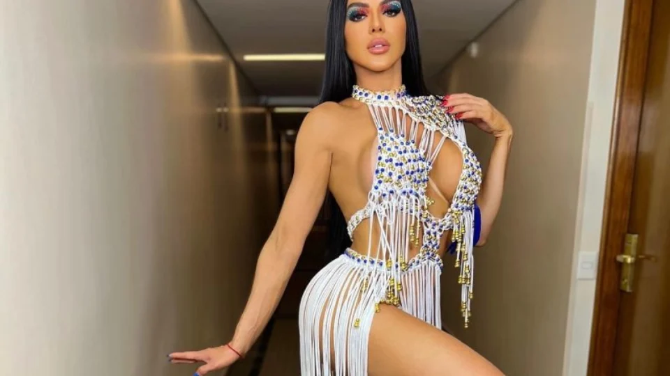 Modelo Amazonense estreia no Carnaval do Rio no desfile da Escola de Samba Unidos de Vila Isabel