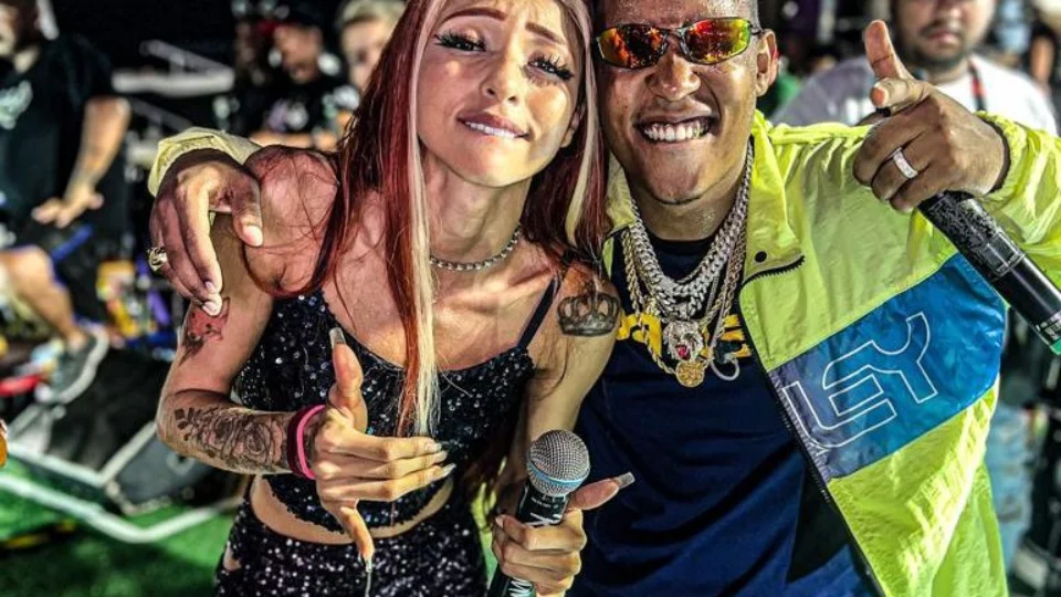 Ruivinha de Marte celebra Carnaval com participações em trios famosos