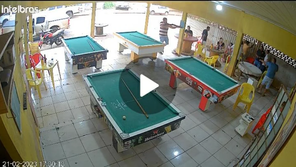 VÍDEOS: jogo de sinuca termina com sete pessoas mortas a tiros em bar