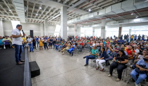 Mais de 95 famílias de comunidades de Manaus recebem pagamento de indenização