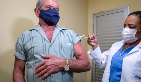 Mais de 10 mil doses da vacina bivalente já foram aplicadas em Manaus