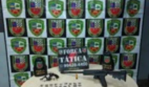 Suspeitos fogem da polícia mas deixam arsenal e drogas para trás na zona Oeste de Manaus