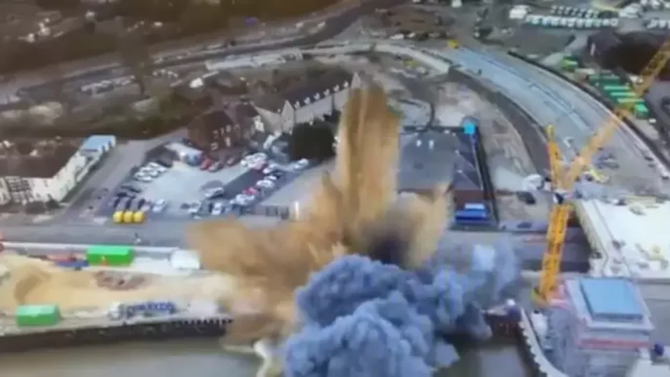 Bomba explode antes de ser desarmada