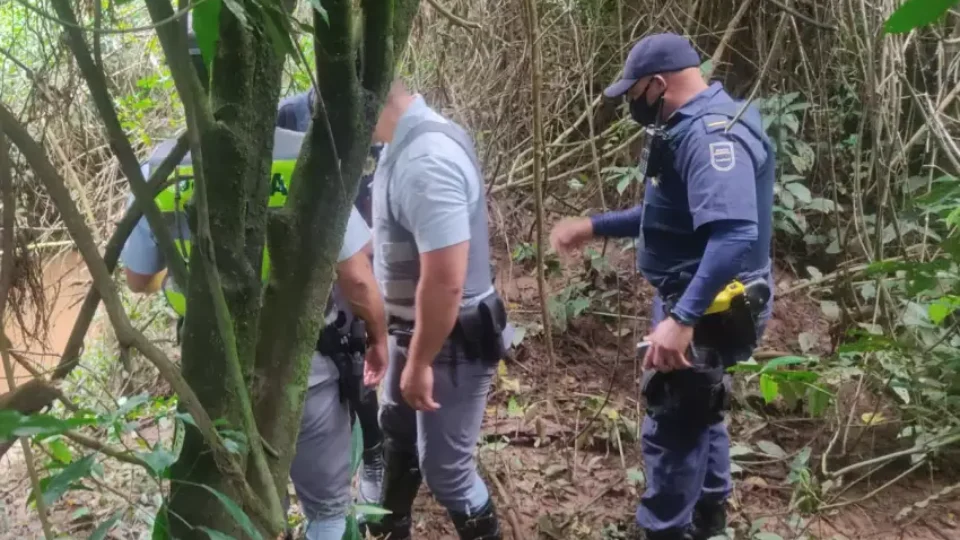 Corpo em estado de decomposição é encontrado na Estrada