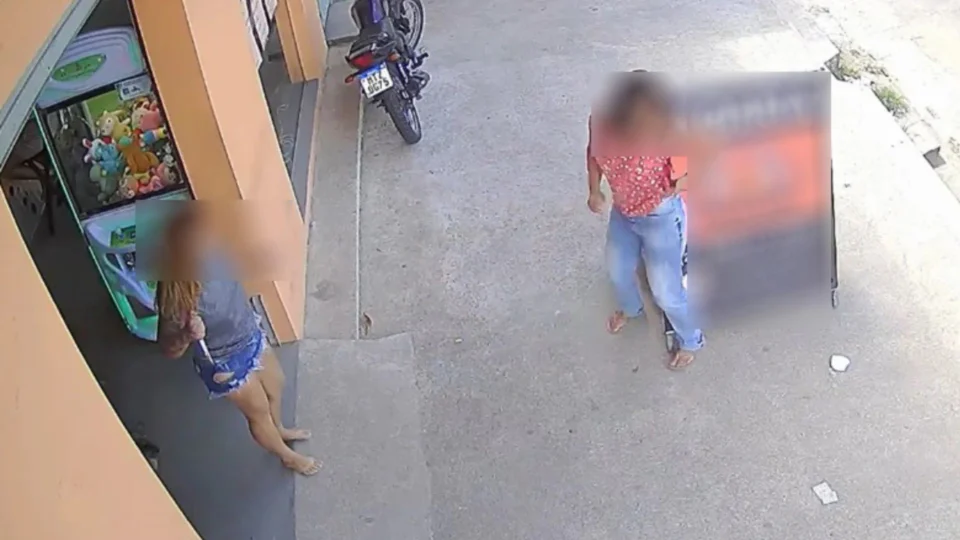 Mulher mata outra a facadas por ciúmes