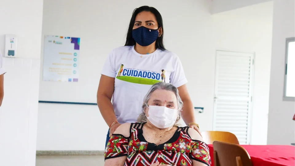 Em Manaus, inscrições para curso de cuidador de idoso iniciam na segunda-feira