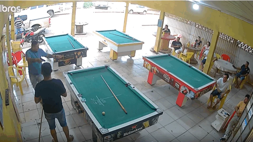 VÍDEOS: jogo de sinuca termina com sete pessoas mortas a tiros em bar