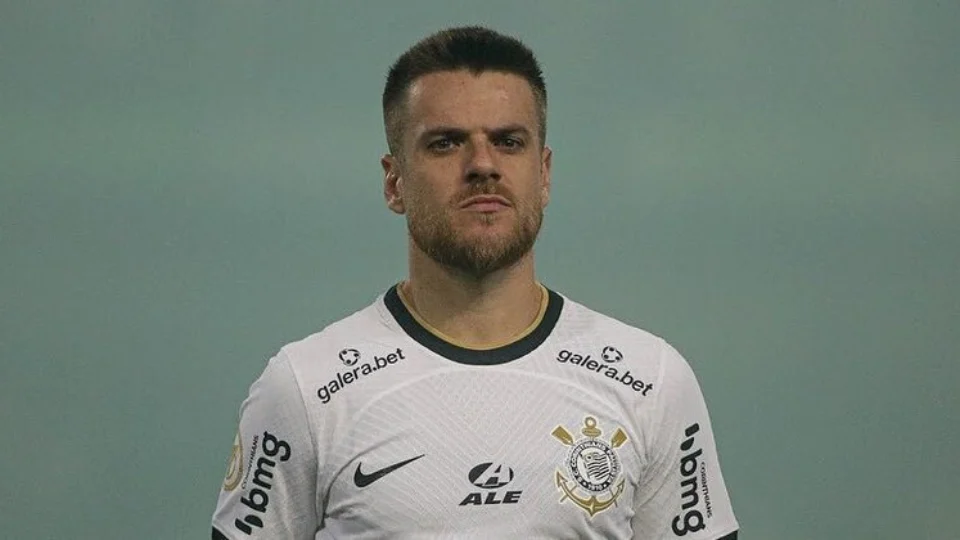 Ramiro entra na Justiça para cobrar R$ 6,3 milhões do Corinthians