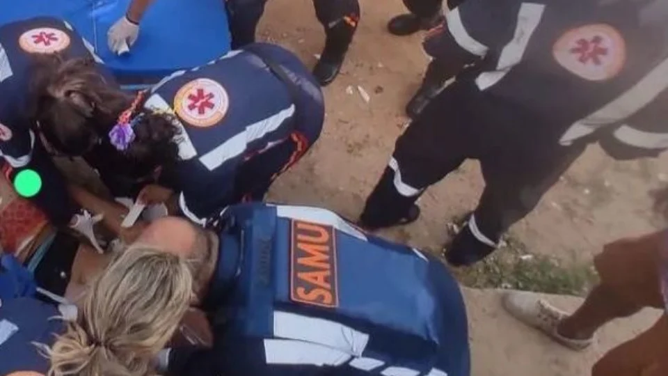 VÍDEO: surfista atacado por tubarão em Olinda está em estado grave