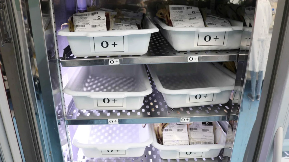 Com estoque crítico, Hemoam convoca doadores de sangue dos tipos O+ e O-