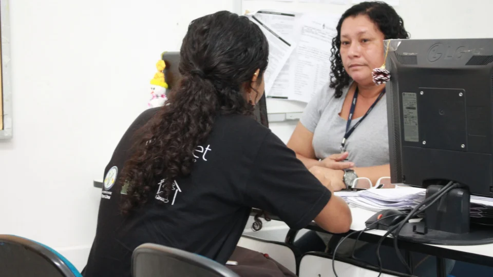 Bolsistas em situação de suspensão devem procurar o Bolsa Universidade