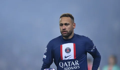 Cirurgia no tornozelo direito de Neymar ‘correu muito bem’, afirma PSG