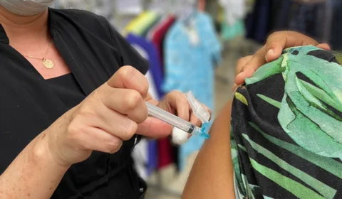 Saúde do Amazonas divulga atualização do cenário de Covid-19 e vacinação nesta quinta-feira