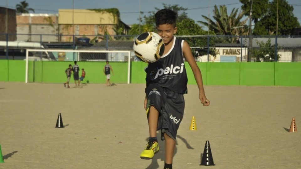 <em>Programa +Pelci abre 5 mil vagas para escolinhas esportivas</em>
