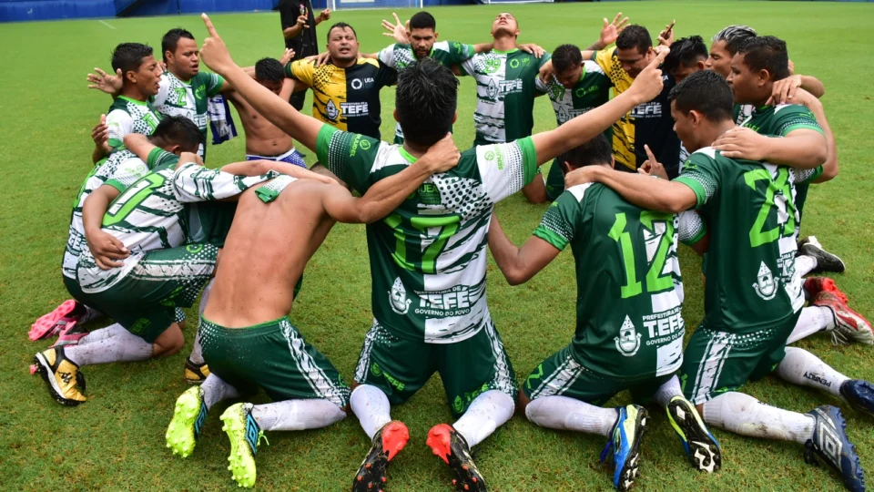 Equipe de Tefé é campeã do futebol masculino nos Jogos Universitários da UEA