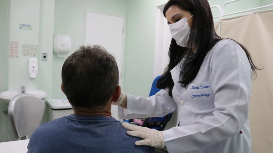 Dia Nacional de Atenção à Disfagia alerta para cuidados no ato de engolir