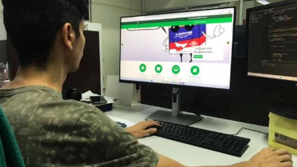 <em>Plataforma de Educação a Distância da Fundação de Vigilância em Saúde do Amazonas alcança 9 mil alunos</em>