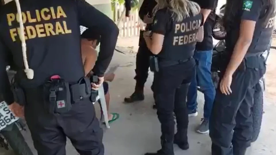 Homem é preso por racismo e outros crimes contra menor em Roraima