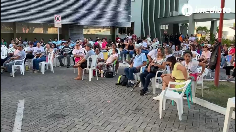 VÍDEO: Professores de Boa Vista reivindicam reajuste de 15%