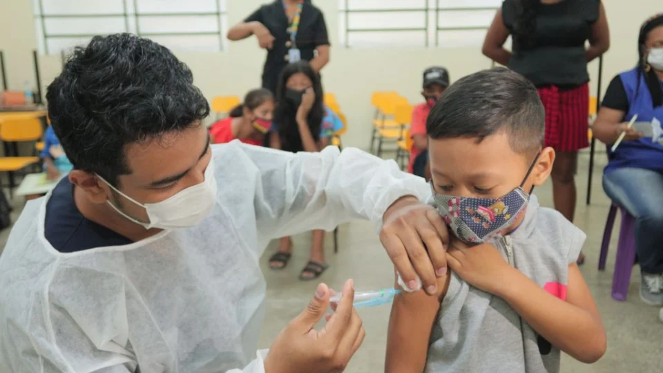 Começa hoje a imunização de crianças de 10 e 11 anos contra dengue em Manaus
