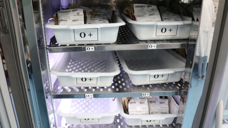 Com estoque crítico, Hemoam convoca doadores de sangue dos tipos O+ e O-