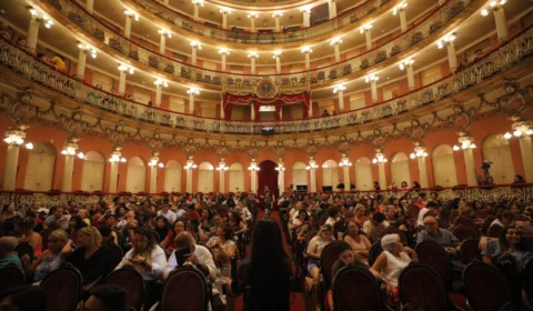 Musical ‘Celebration’ homenageia anos 80 e 90 no Teatro Amazonas