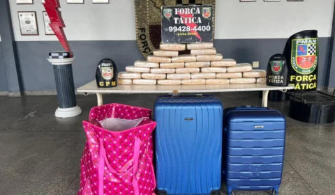 Força Tática apreende aproximadamente 30kg de drogas dentro de malas