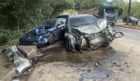 Grave acidente com sete veículos deixa avenida do turismo interditada